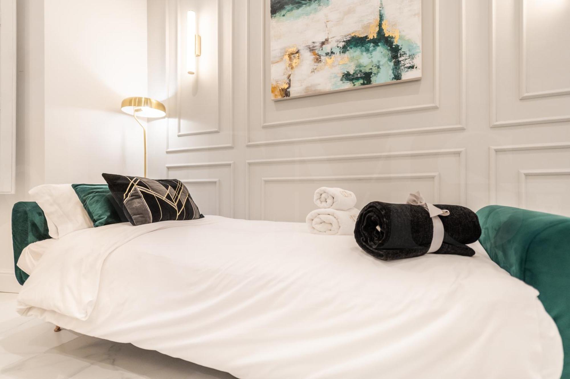 Glamorous Flat In The Heart Of Malaga By Rems エクステリア 写真